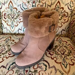 UGG Elisiana Boots